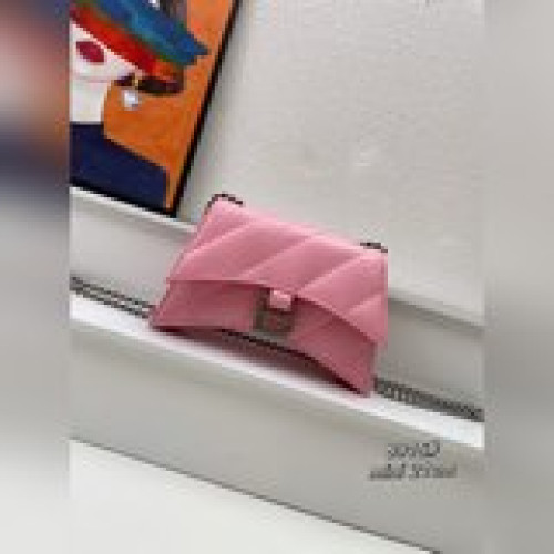 【mini號油蠟皮】Balenciaga 最新 Crush 包款強勢登場！高級