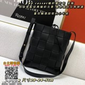 新款BV casset編織魔方包 豎版 包型搭配經典編織元素 整體複古