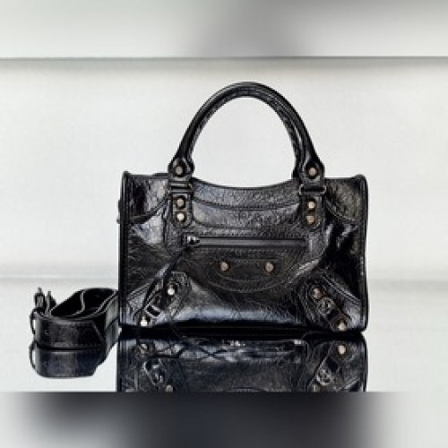 Balenciaga city 迷你黑色，黑扣 經典機車包 巴黎世家最具标志性手
