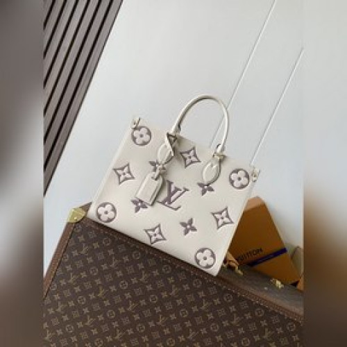 碼芯片，定制頭層牛皮 M45496白絲印 M46531白壓花 M45607杏色