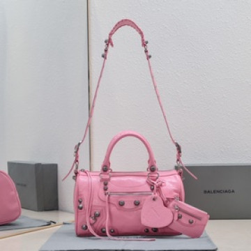 Balenciaga新款旅行包！大號30 cm*19*14