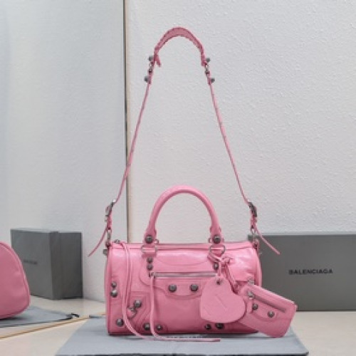Balenciaga新款旅行包！大號30 cm*19*14