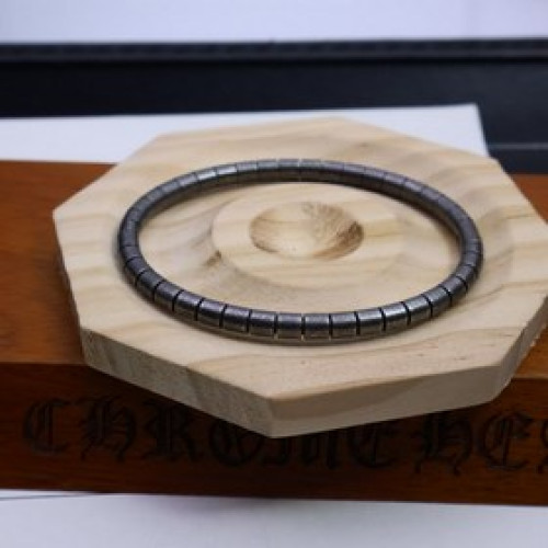 燃情登場    克羅心手镯 手镯，意式奢華與街頭潮流的炸裂碰撞！ 匠心複刻，1