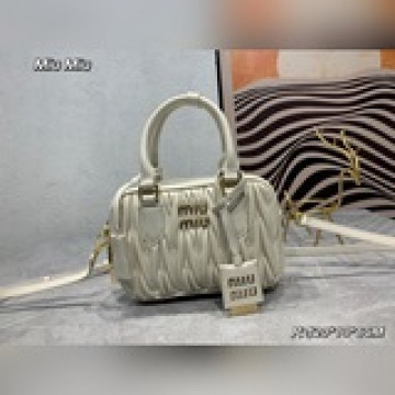 【配盒】Miu Miu家爆款保齡球包出貨啦！延續了上代爆款的經典縫紉工藝采用定制