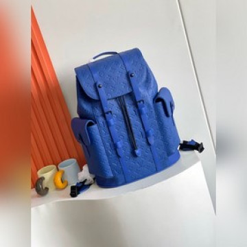 頂級原單23189，55699本款 Christo her 中號雙肩包采用的柔韌