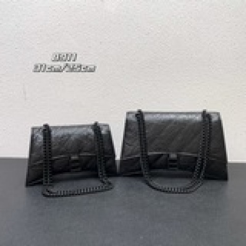 【頭層油蠟皮】 Balenciag*最新 Crush 包款強勢登場！高級感滿滿