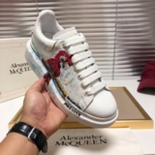 獨家潮牌現貨——【AIexanderMcQUEEN】麥昆——新款，情侶款，獨特工