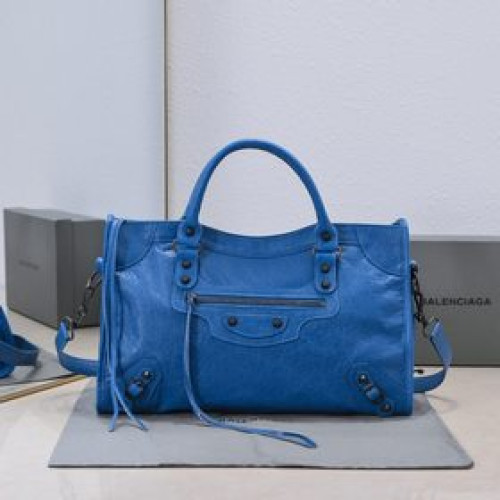 Balenciaga， 時代眼淚 機車包經典系列重現，時尚潮流，比舊版更簡潔大方