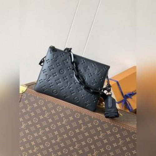 頂級原單，變碼芯片M11370黑色全皮壓花 鍊條包系列 當季新款 COUSS