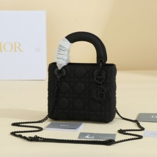迷你 lady dior 手袋三格戴妃黑色啞光牛皮革藤格紋這款 lady