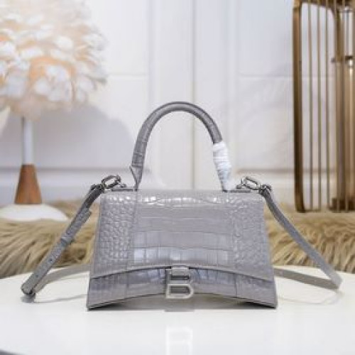 沙漏包鳄魚 紋系列 Balenciaga 巴黎世家全新推出了帥爆的Hourgla
