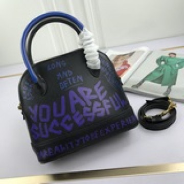 Balenciaga巴黎世家 新款貝殼包出貨啦2023秋冬火爆款-日常搭配休閑風
