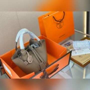 折疊盒 牛皮～如果出門僅可以帶一個包包，那必然是愛馬仕菜籃子奢侈品中的經典之作