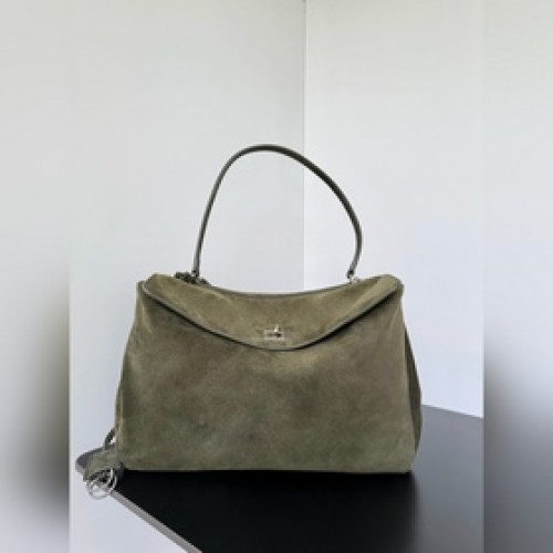 Balenciaga Rodeo 好不容易搶到的Rodeo！！！柔軟的大廓形包包