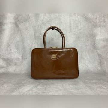 5BB117 M家新品公文包，重手工制作，采用全新油蠟漆皮材質，獨特的冰裂紋理皮