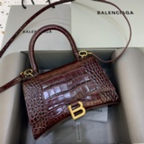 【小號】 Balencia巴黎家，本季重磅【鳄魚棗紅】沙漏包，獨特的标志性弧線形