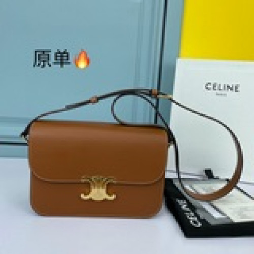 爆款系列 TEEN TRIOMHE 帆布配小牛皮手袋這款采用小牛皮制成的TRI