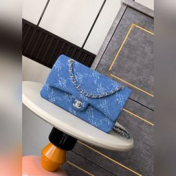 獨家出貨啦 CHANEL 雪花 藍牛仔 來了 尺寸15.5*25.5*6.5cm