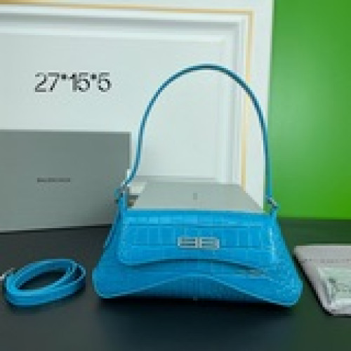 ＜平紋黑色＞小號Balenciagα XX系列腋下包 很有設計感的包型 流暢