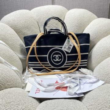 獨家實拍~Chanel 原版牛仔布，潮媽必備 92240小：30x22x14cm