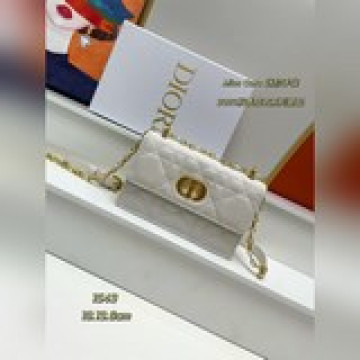 配盒子【原版品質】迪奧豆腐包 Dior 新款棱格複古包，複古牛皮的紋路，硬挺的包