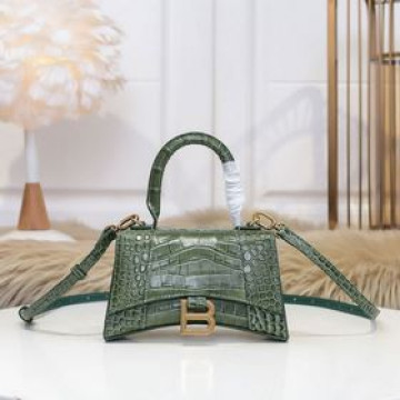 小號沙漏包鳄魚 紋系列 Balenciaga 巴黎世家全新推出了帥爆的Hourg