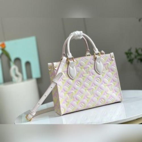 海外原單46168新款三色出貨，本款 OnTheGo 小號手袋出自 Summer