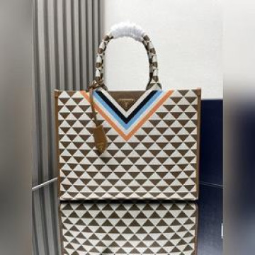[頂級原單] 刺繡織物包 1BA356彩帶大號 無長肩帶 這款刺繡托特包采用進口