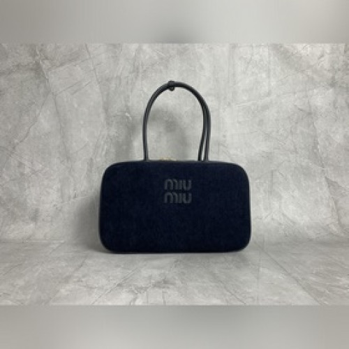 5BB117(燈芯絨藍) MiuMIUMIU新品燈芯絨公文包，時尚與經典的完全融