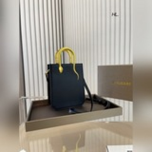 配盒寶格麗Bvlgari新品琴譜蛇手腕包 超大牌的一款高級感滿滿 尺寸1