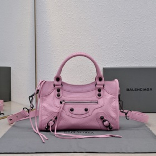 2026Balenciaga款機車包經典系列重現，時尚潮流，比舊版更簡潔大方，輕