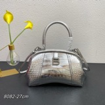 Balenciag＊Editor沙漏餃子包 BB新推出有一種獨特的魅力 讓人一