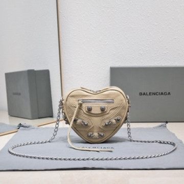 BALENCIA新款Le Cagole Heart 愛心包 心形包 可愛又酷 搭