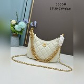 這也太可愛了吧!!chane12223a小號hobo羊皮腋下包流蘇五金這一季