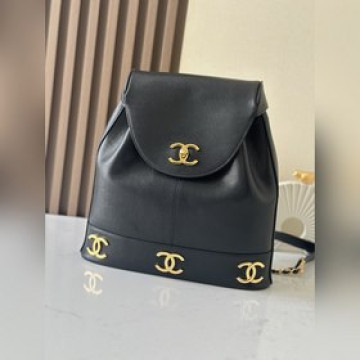 現貨 Chanel Vintage雙C雙肩包 牛皮 球紋 整個包包的亮點在于它的
