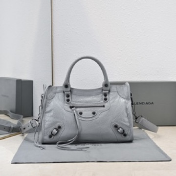 2026Balenciaga款 顔色，機車包經典系列重現，時尚潮流，比舊版更簡潔