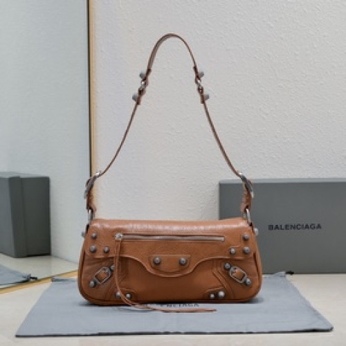 Balenciaga新款腋下包30*15*5