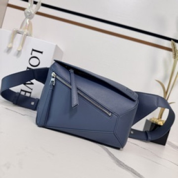 LOEWE 新版本 新款 小號經典牛皮革 Puzzle 腰包 *長方體形狀和精确
