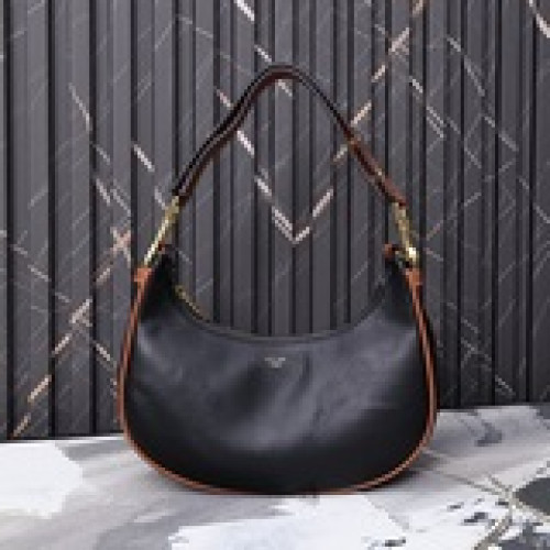 賽林AVA STRAP 中號光滑牛皮革手袋。 尺寸：24 X 13 X 7cm，