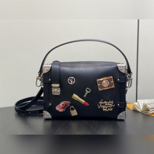 M25568黑色 口紅徽章 全皮軟盒子包 SIDE TRUNK 中號手袋 路易威