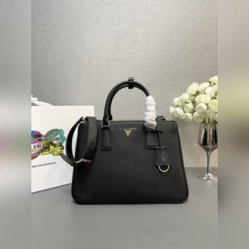 【頂級原單】（1BA274平紋皮）新款殺手包，原單品質 Saffiano皮革 皮