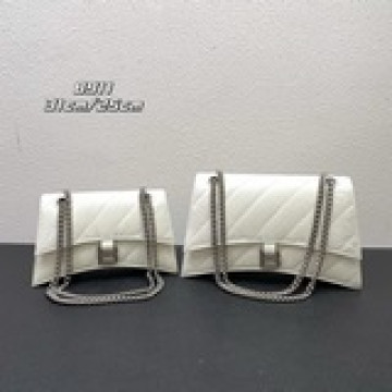 【頭層油蠟皮】Balenciag*最新 Crush 包款強勢登場！高級感滿滿上