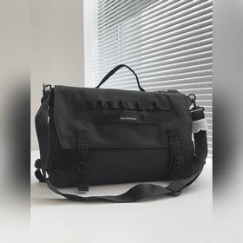 Balenciaga 巴黎世家 Army黑色尼龍斜挎包 特大，黑色尼龍郵差包 ，