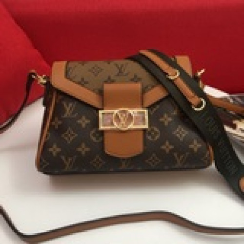 時尚新品   louis vuitton 火爆雙肩帶，斜挎實用時尚款