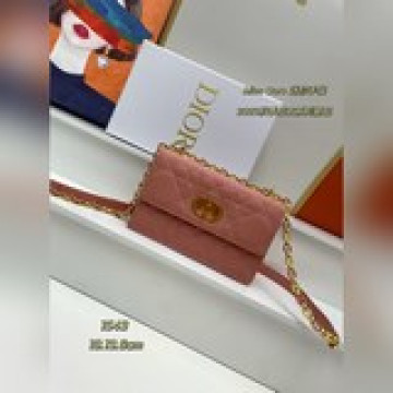 配盒子【原版品質】迪奧豆腐包 Dior 新款棱格複古包，複古牛皮的紋路，硬挺的包