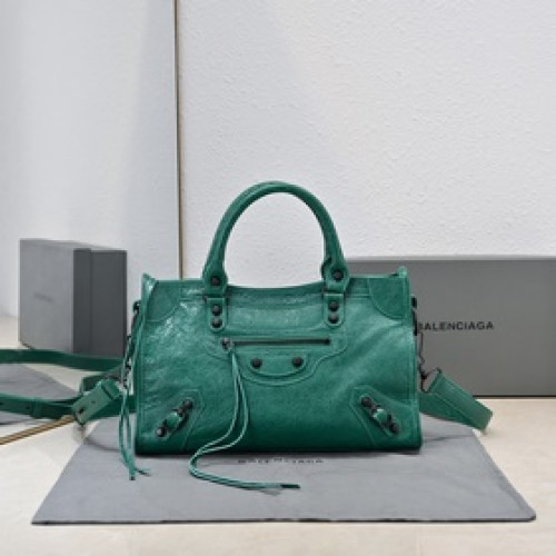 2026Balenciaga款 顔色，機車包經典系列重現，時尚潮流，比舊版更簡潔