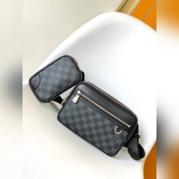 頂級原單 N50018 本款 Scott 郵差包由 Damier Grahite