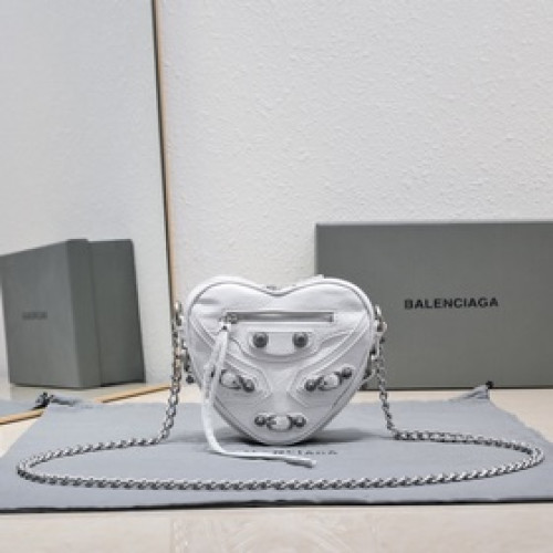 BALENCIA新款Le Cagole Heart 愛心包 心形包 可愛又酷 搭