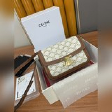 爆款系列 TEEN TRIOMHE 帆布配小牛皮手袋這款采用小牛皮制成的TRI
