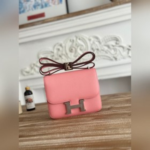 康康 空姐包 顔色：3Q粉 constance 19cm epsom掌紋小牛皮